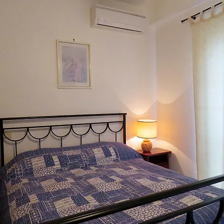 La Perla Hotel *